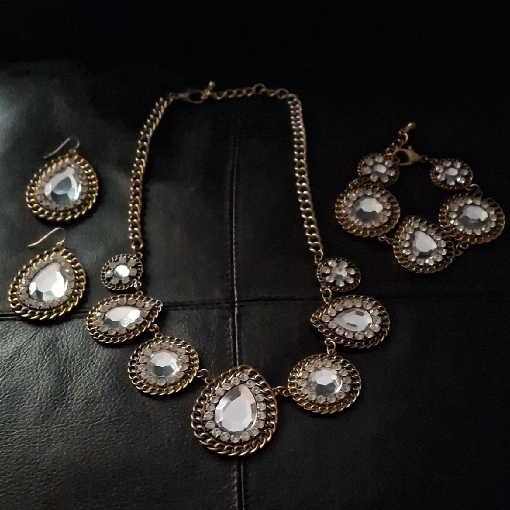 Elegant Gold and Silver Jewelry Set